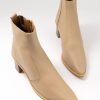 Sweet Peas Form Boot